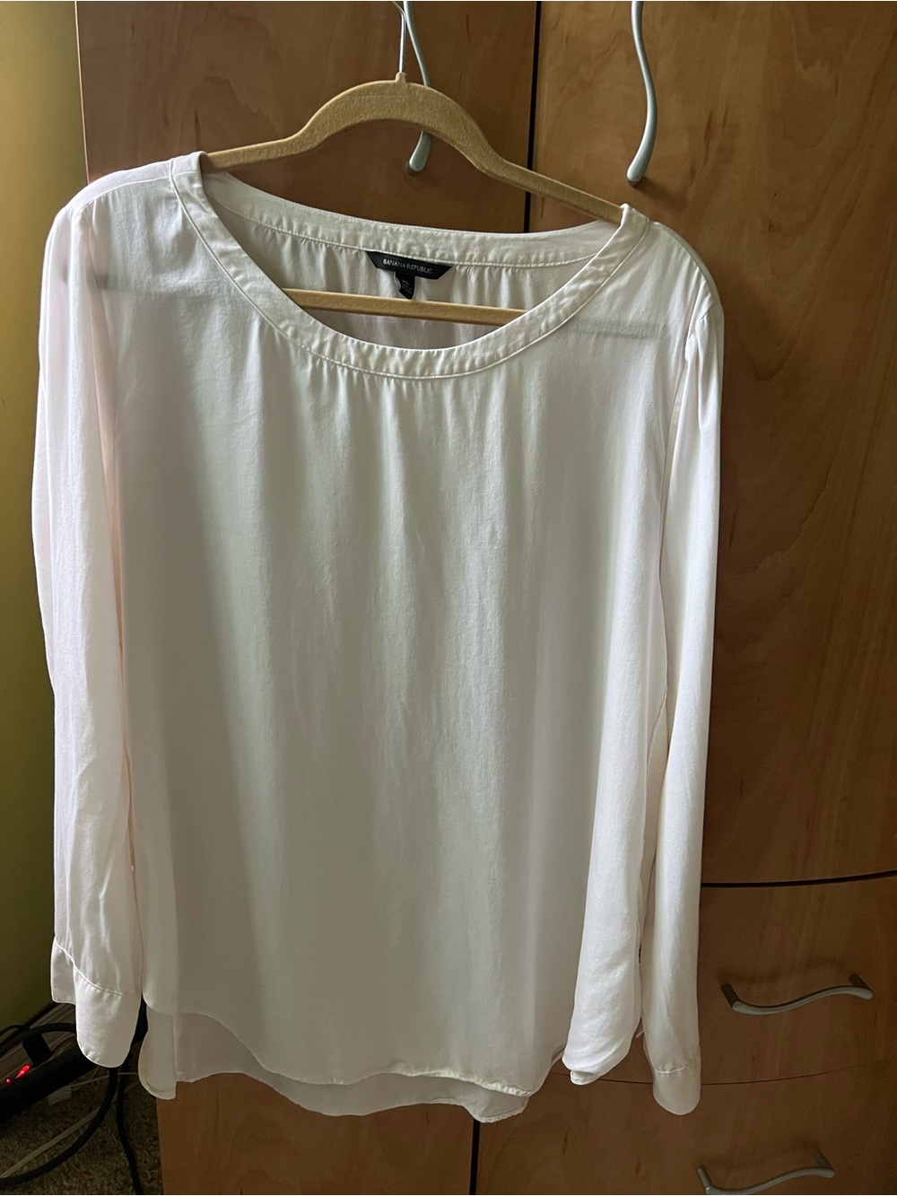 Banana Republic Cream Long-Sleeve Round-Neck Blouse